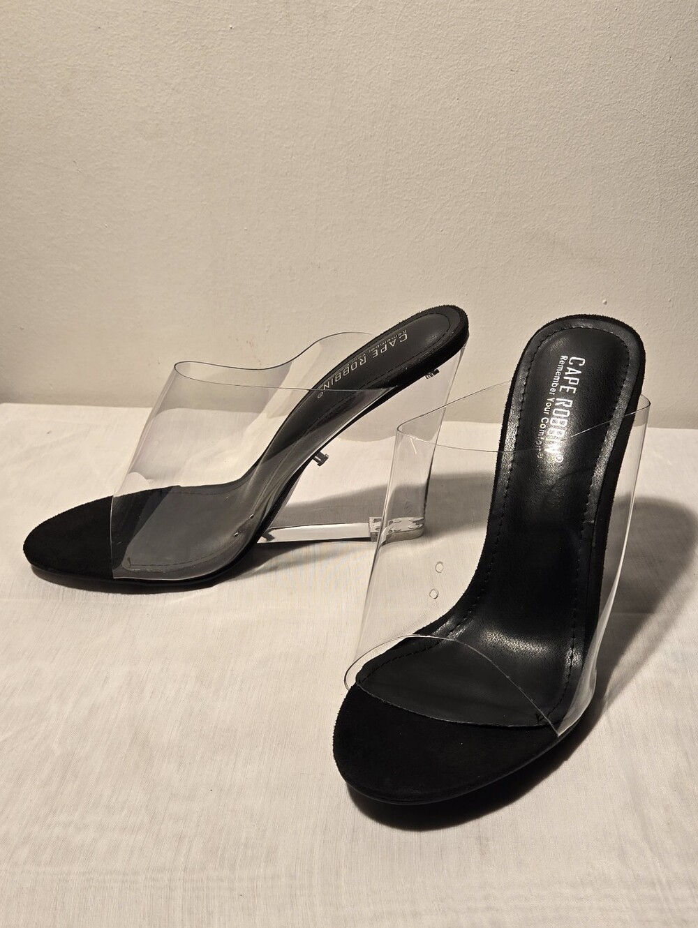 New Cape Robbin Black Clear Slide Heels